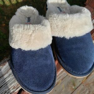 minnetonka cailee clog slipper